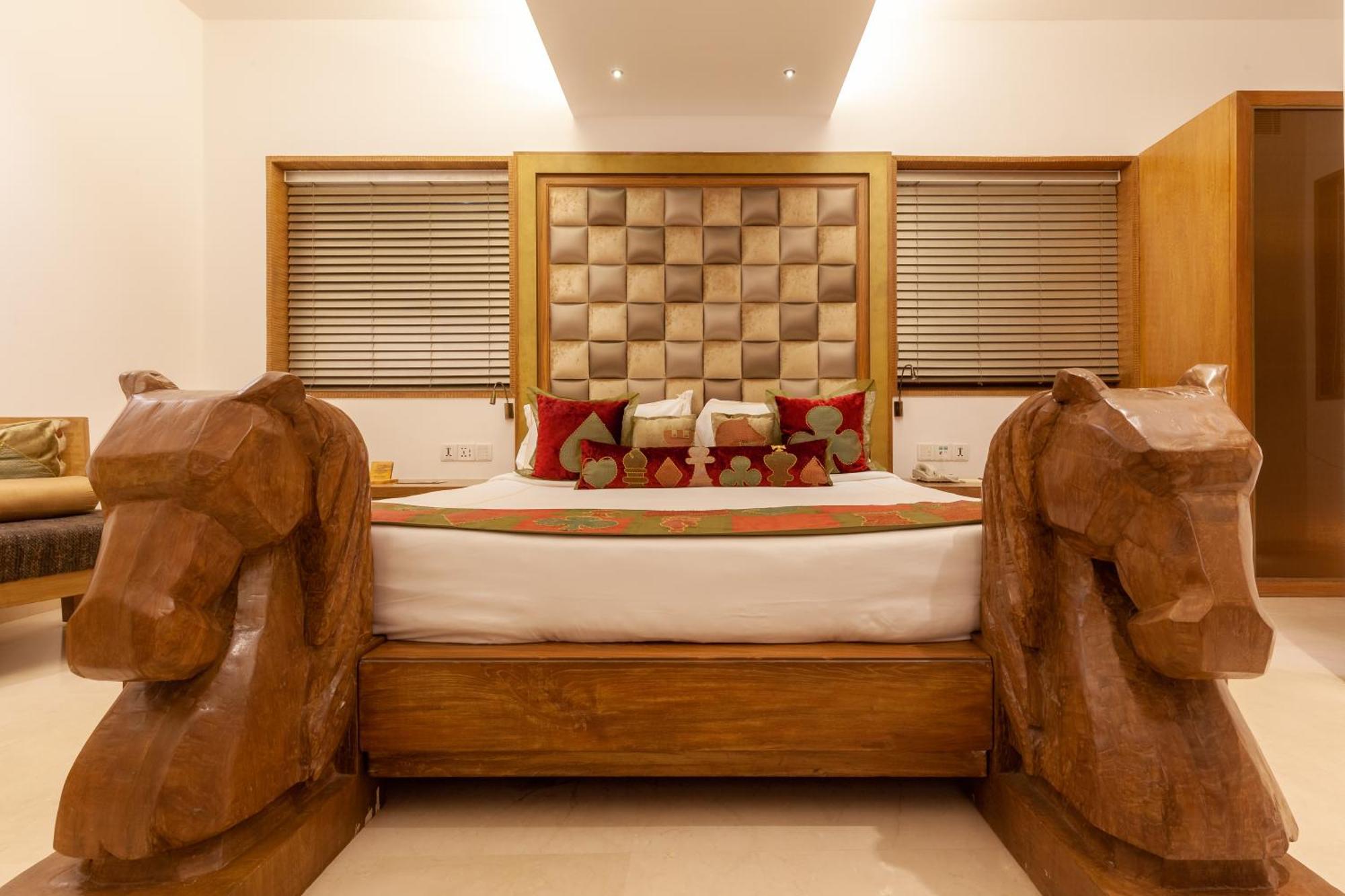 Hotel Le Sutra Hotel, Khar, Mumbai