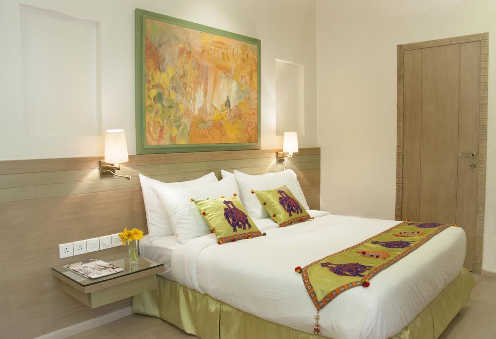 Hotel Le Sutra Hotel, Khar, 4*
